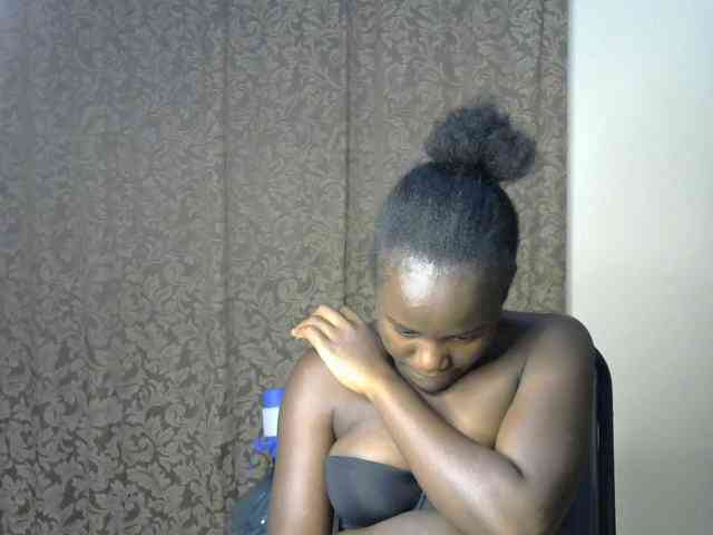 QueenEbony webcam