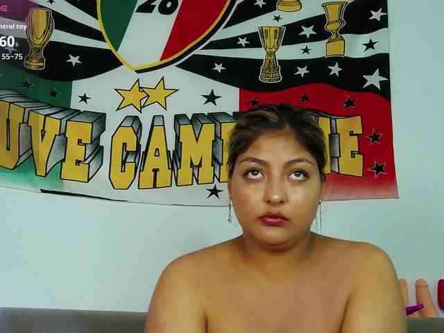 CinnaMorena webcam