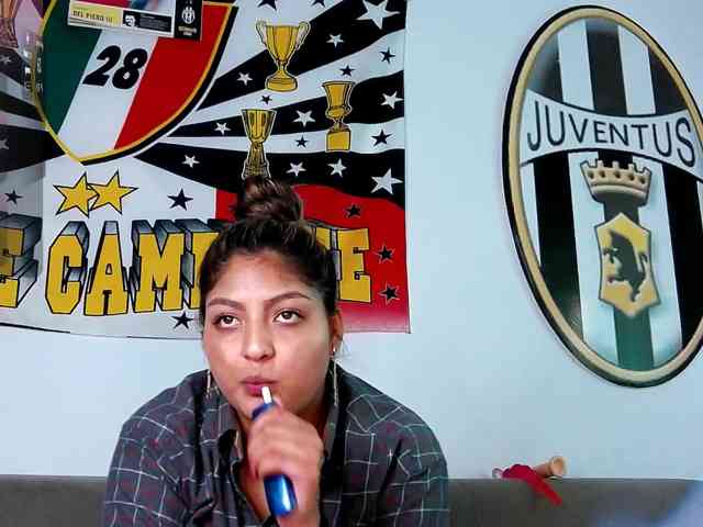 CinnaMorena webcam