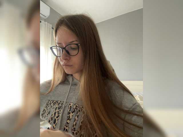 LUXUKISSKA's BongaCams show and profile