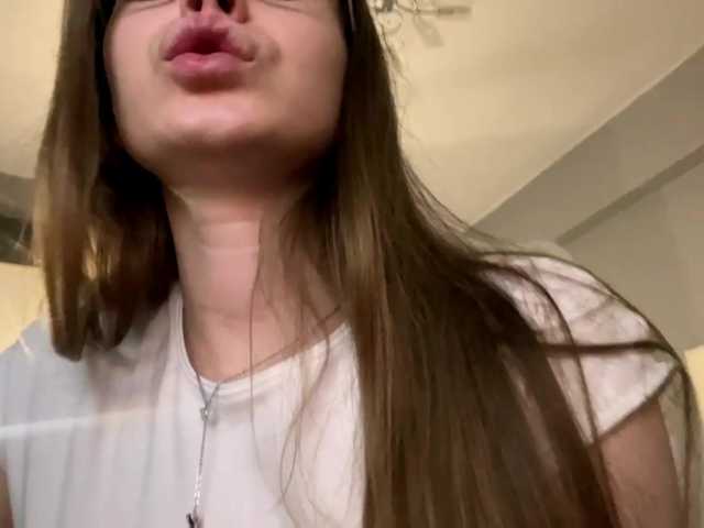 LUXUKISSKA's BongaCams show and profile