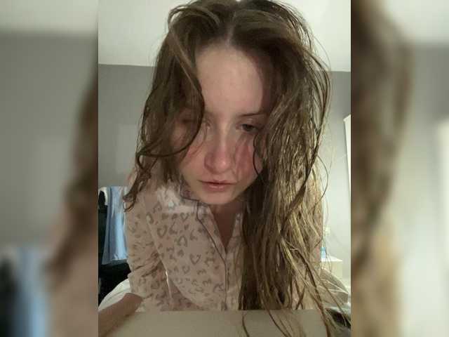 LUXUKISSKA's BongaCams show and profile