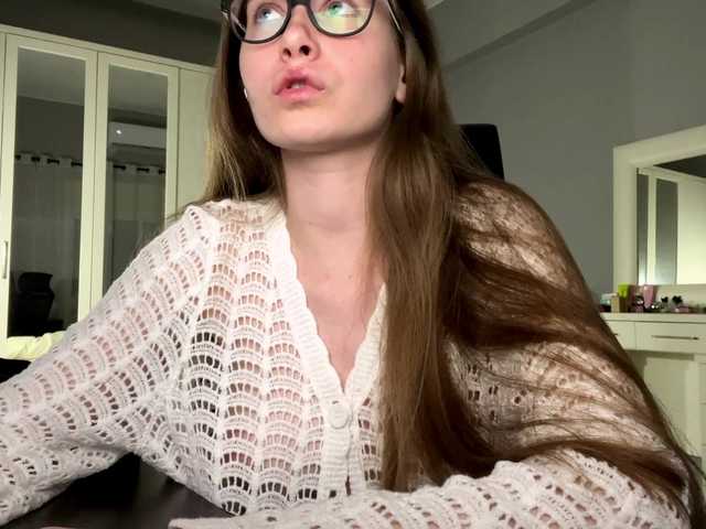 LUXUKISSKA's BongaCams show and profile