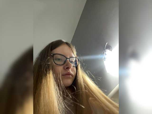 LUXUKISSKA's BongaCams show and profile