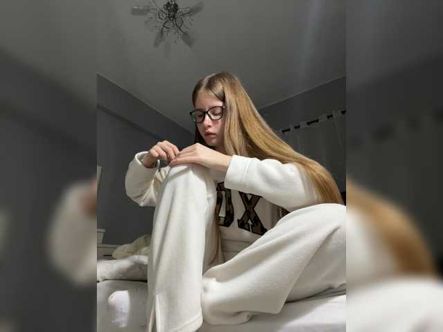 LUXUKISSKA's BongaCams show and profile