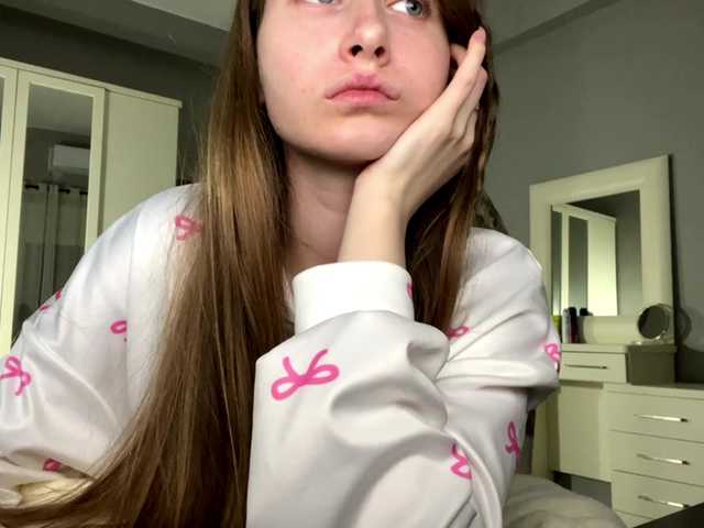 LUXUKISSKA's BongaCams show and profile