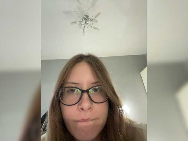 LUXUKISSKA's BongaCams show and profile