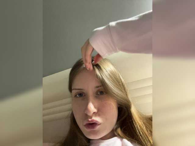 LUXUKISSKA's BongaCams show and profile