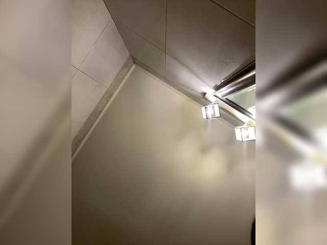 LUXUKISSKA's BongaCams show and profile