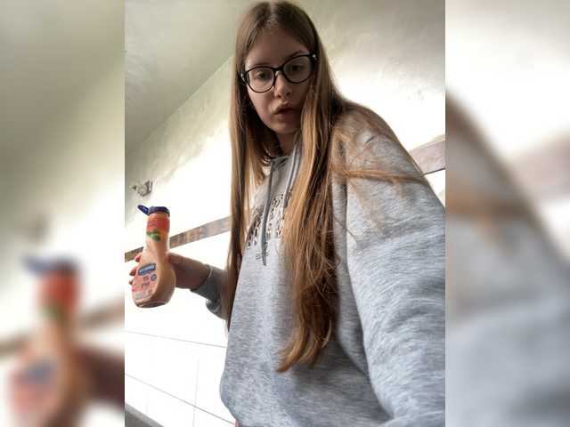 LUXUKISSKA's BongaCams show and profile