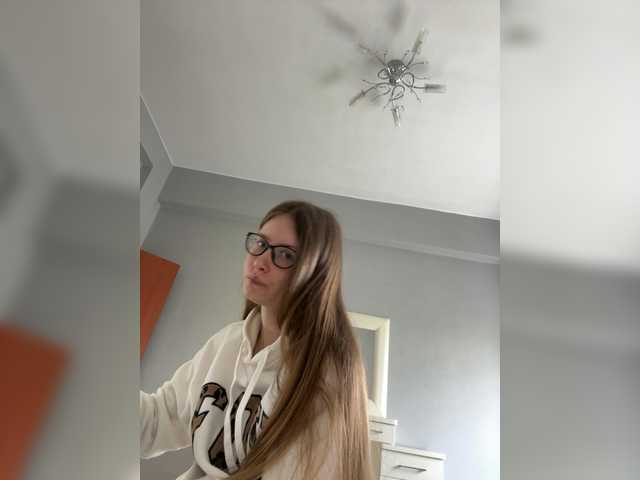 LUXUKISSKA's BongaCams show and profile