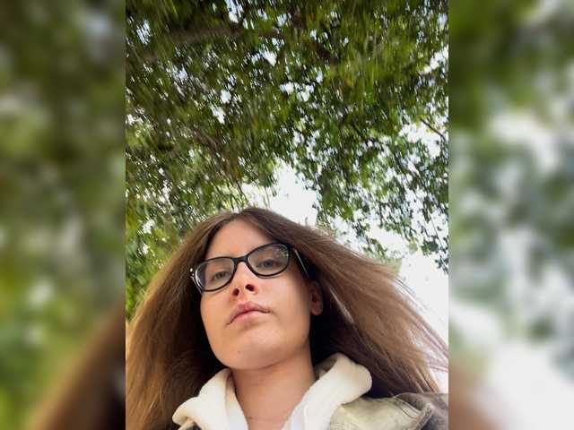 LUCKILYGIRLY preview