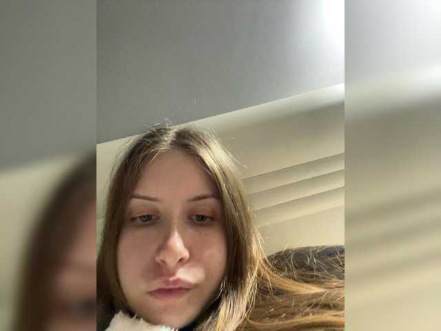 LUXUKISSKA's BongaCams show and profile