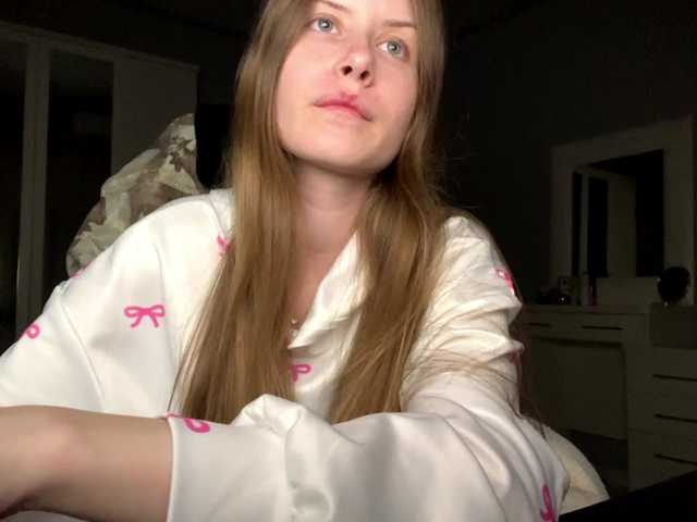 LUXUKISSKA's BongaCams show and profile