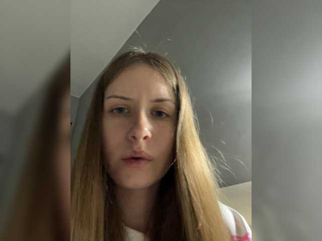 LUXUKISSKA's BongaCams show and profile