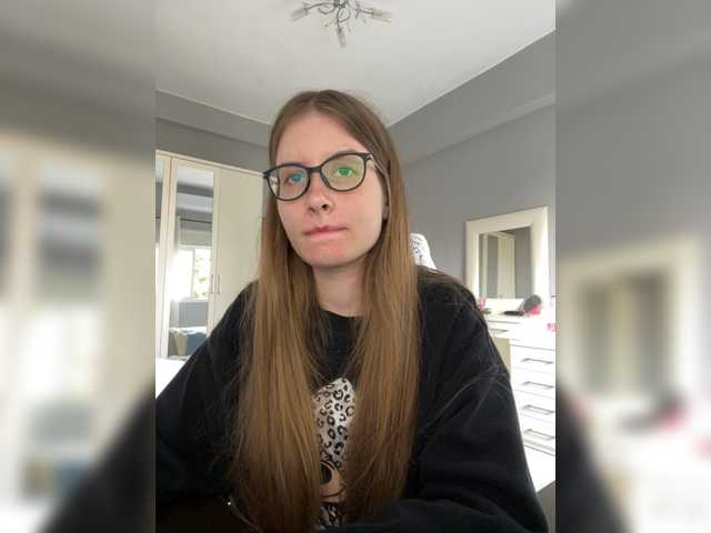 LUXUKISSKA's BongaCams show and profile