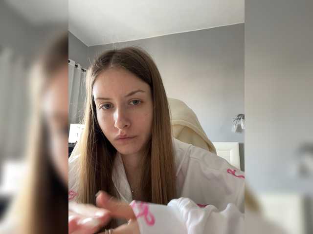 LUXUKISSKA's BongaCams show and profile