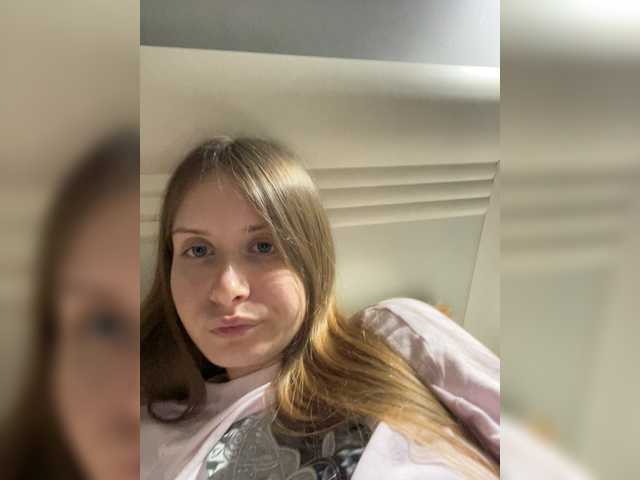 LUXUKISSKA's BongaCams show and profile