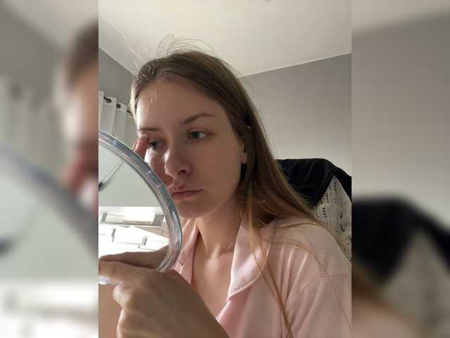 LUXUKISSKA's BongaCams show and profile