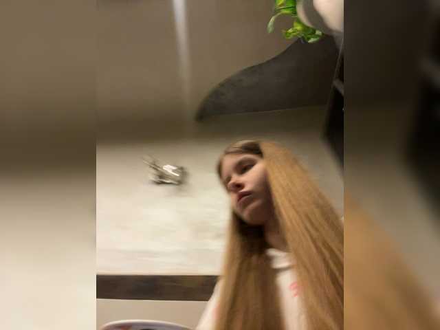 LUXUKISSKA's BongaCams show and profile