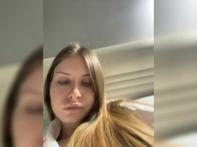 LUXUKISSKA's BongaCams show and profile