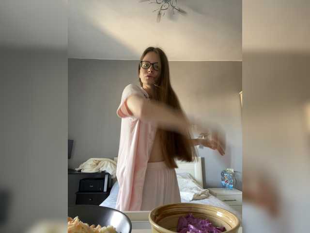 LUXUKISSKA's BongaCams show and profile