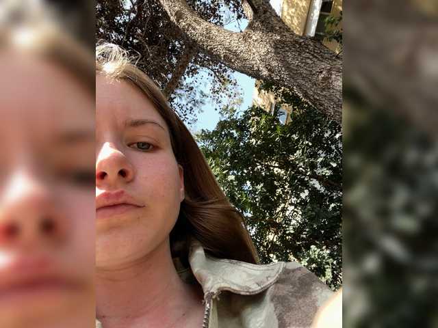 LUXUKISSKA's BongaCams show and profile