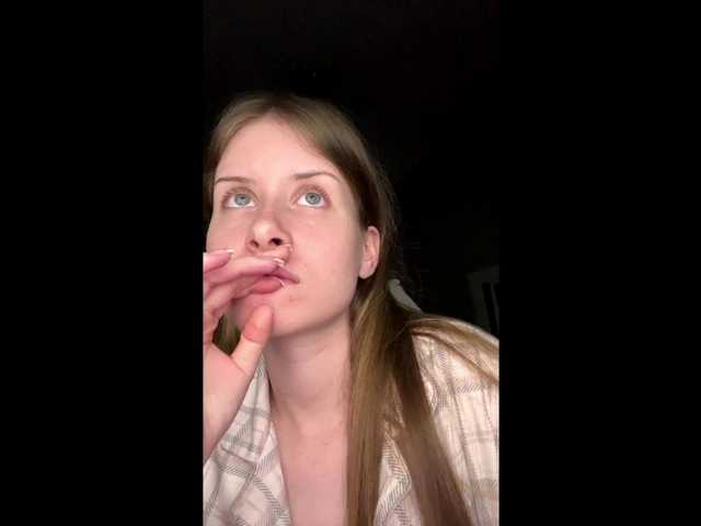 LUXUKISSKA's BongaCams show and profile