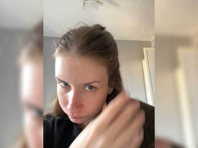 LUXUKISSKA's BongaCams show and profile