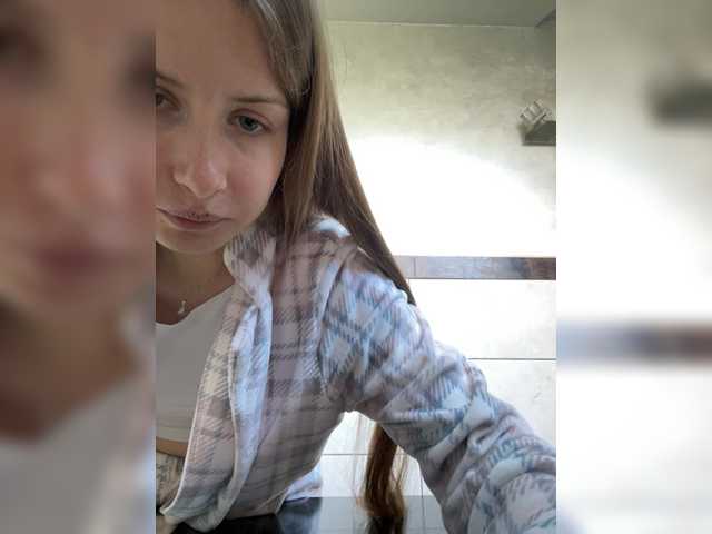 LUXUKISSKA's BongaCams show and profile