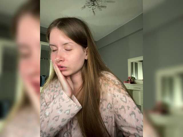 LUXUKISSKA's BongaCams show and profile