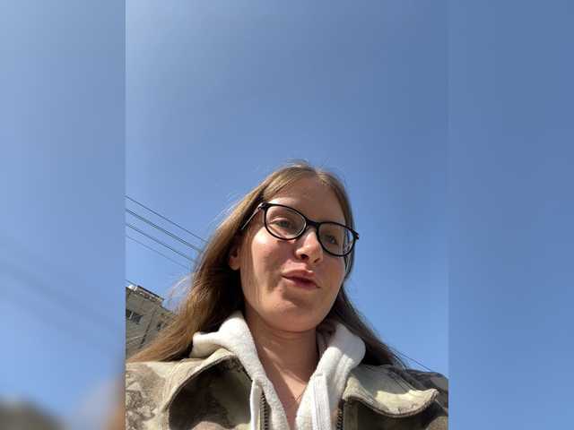 LUXUKISSKA's BongaCams show and profile