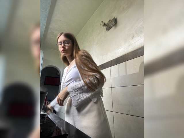 LUXUKISSKA's BongaCams show and profile