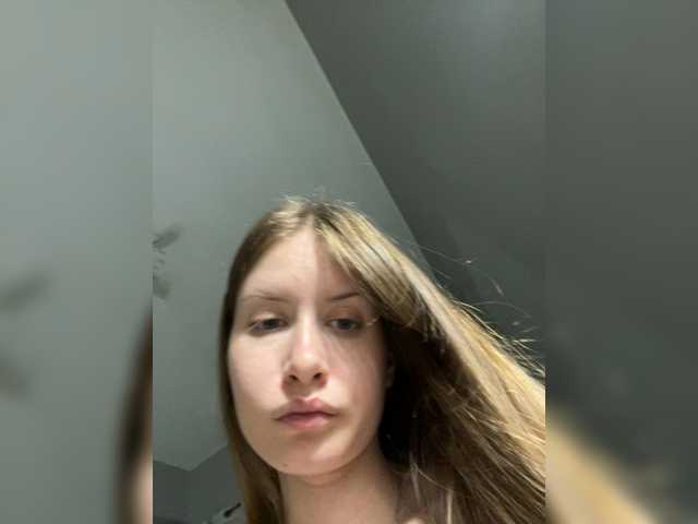 LUXUKISSKA's BongaCams show and profile