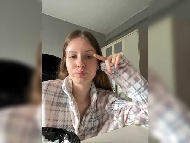 LUXUKISSKA's BongaCams show and profile