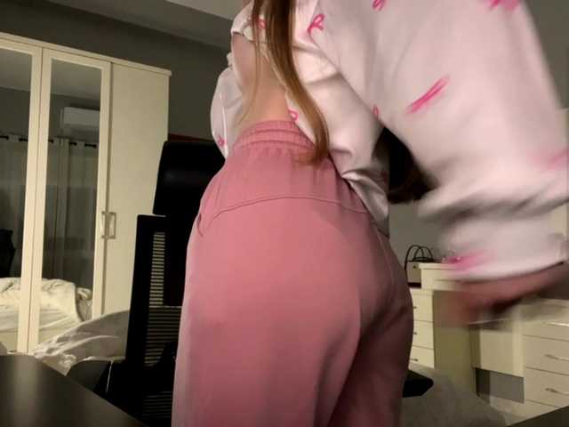 LUXUKISSKA's BongaCams show and profile