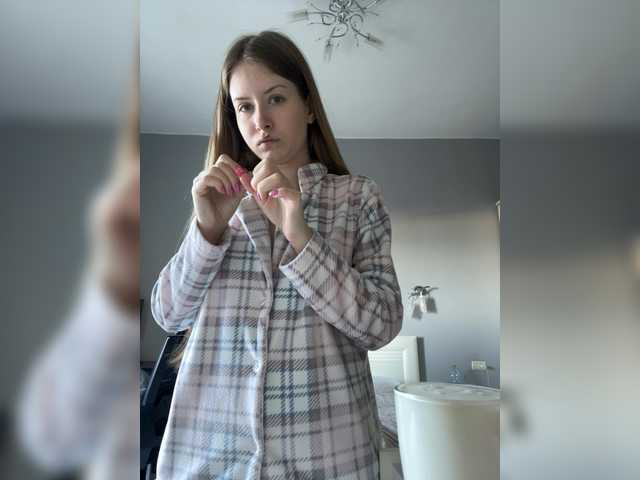 LUXUKISSKA's BongaCams show and profile