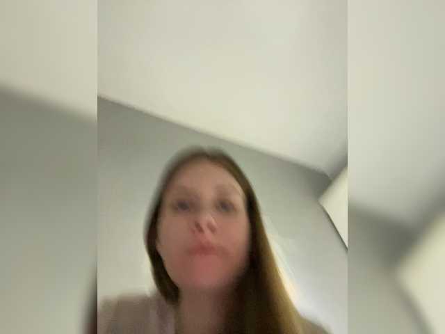 LUXUKISSKA's BongaCams show and profile