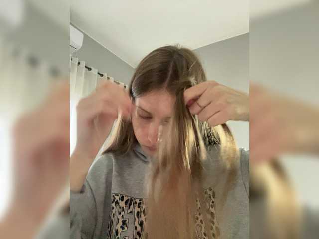 LUXUKISSKA's BongaCams show and profile