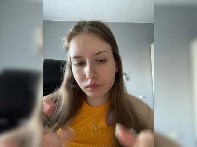 LUXUKISSKA's BongaCams show and profile