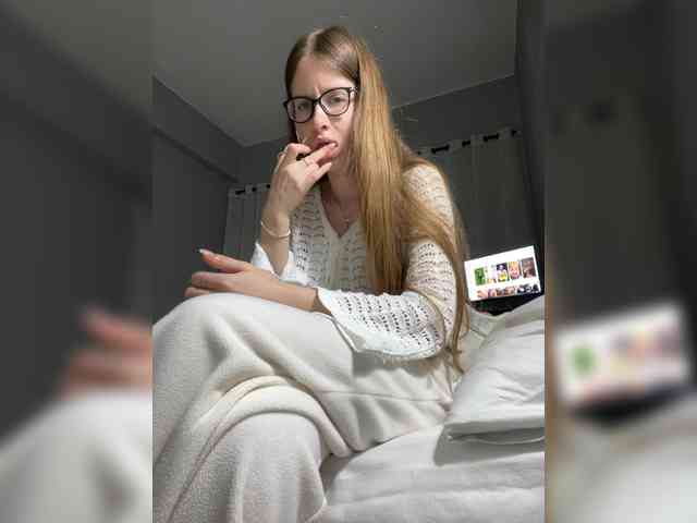 Luxukisska Live Webcam on BongaCams