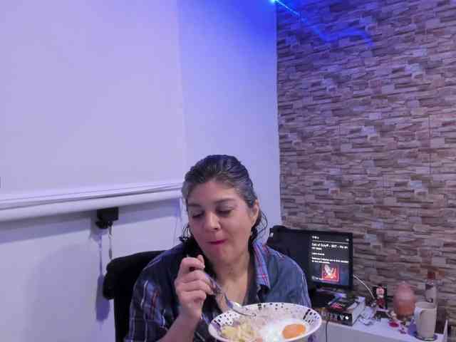 Yin-yanghot Live Webcam on BongaCams