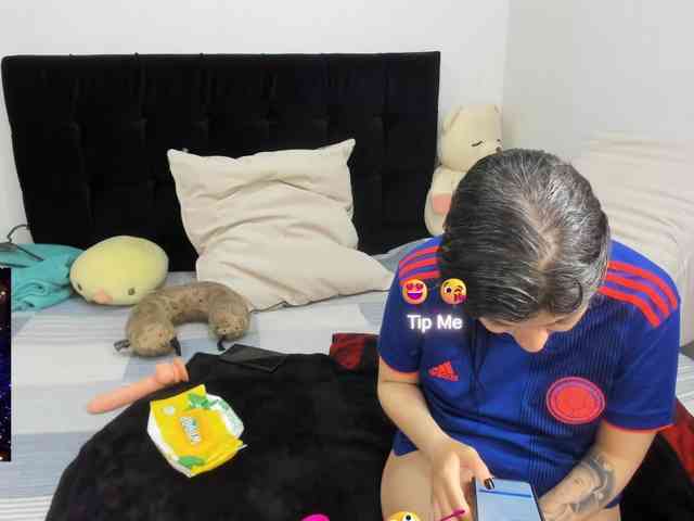 Yin-yanghot Live Webcam on BongaCams