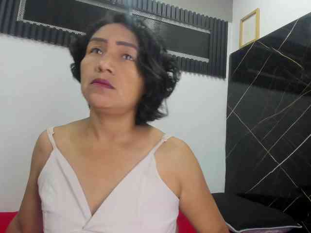 emperatris-23 webcam
