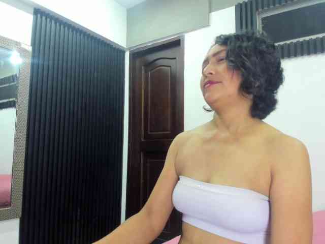 emperatris-23 webcam