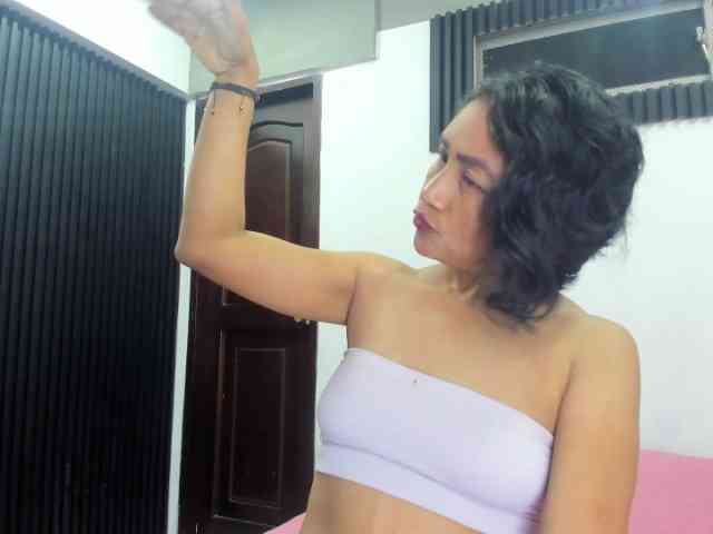 emperatris-23 webcam