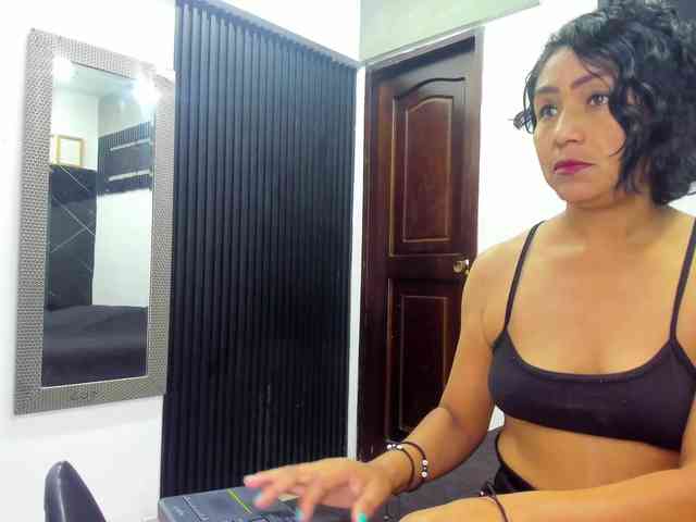 emperatris-23 webcam