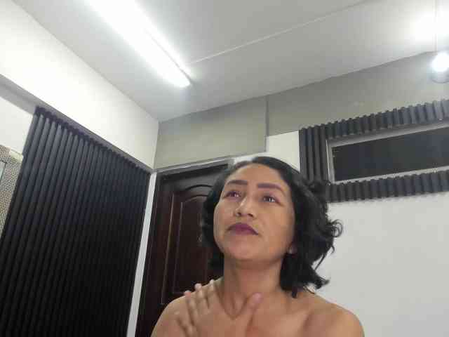 emperatris-23 webcam