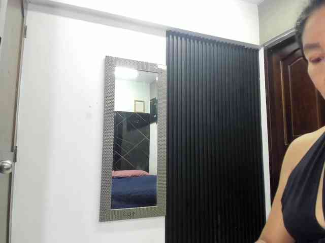 emperatris-23 webcam