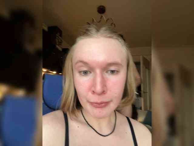 Alyonushka-And-I... Live Webcam on BongaCams